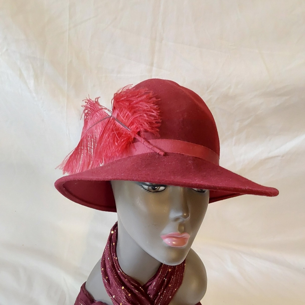 Bollman Hat Company Doeskin Felt 100% Wool Red Hat wit Red Feather